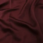 Echarpe en satin graine uni Bourgogne 1.webp