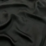 Echarpe en satin graine uni Noir 1.webp