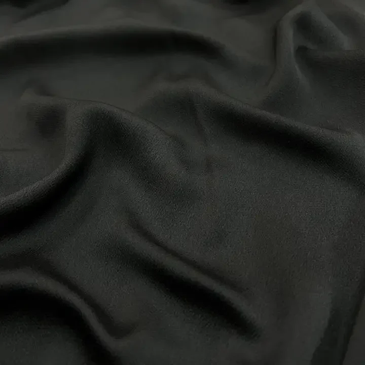 Satin Grainé Noir