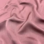 Echarpe en satin graine uni Rose Fonce 1.webp